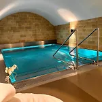 Familienwohnung Im Herzen Von Mit Pool Und Sauna *