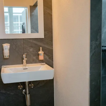 Familienwohnung Im Herzen Von Mit Pool Und Sauna * 伯尔尼
