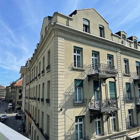 아파트 Familienwohnung Im Herzen Von Mit Pool Und Sauna