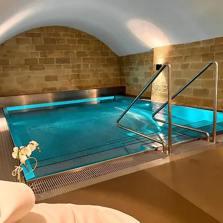 Familienwohnung Im Herzen Von Mit Pool Und Sauna *