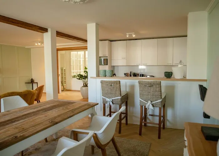 Familienwohnung Im Herzen Von Mit Pool Und Sauna * Берн