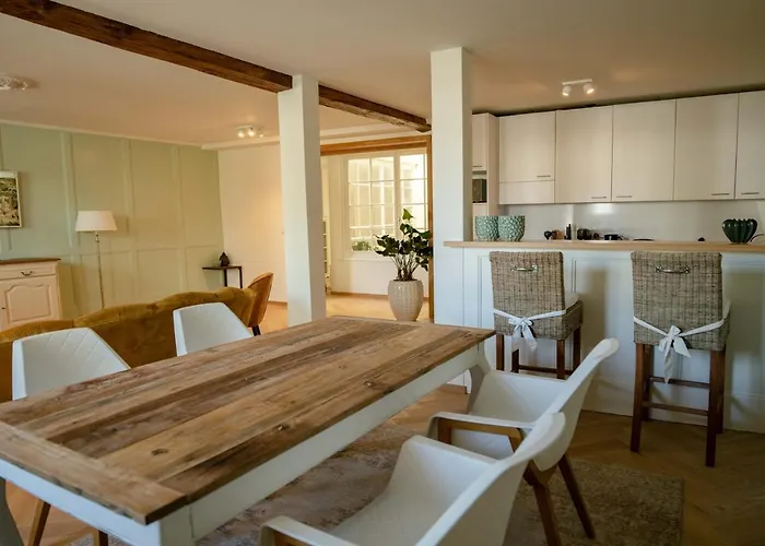 Familienwohnung Im Herzen Von Mit Pool Und Sauna * Берн