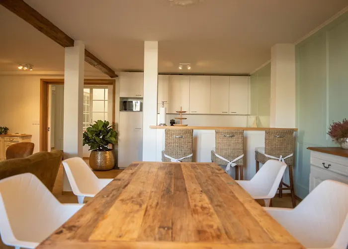 Familienwohnung Im Herzen Von Mit Pool Und Sauna *